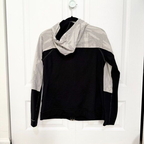 Women The North Face Small White Black Stripes Jacket Size Medium/Large - Picture 3 of 6